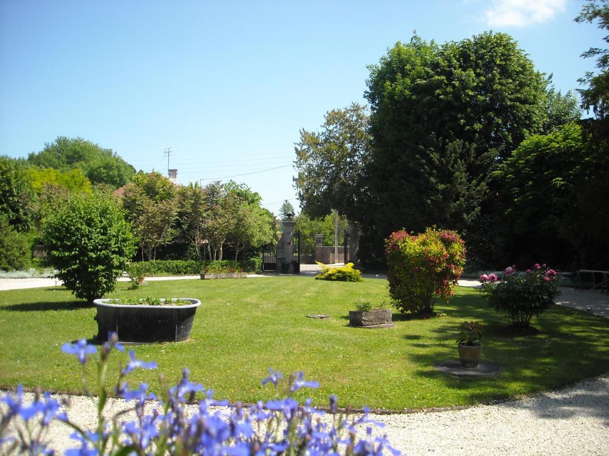 Chateau De Pougy Εξωτερικό φωτογραφία
