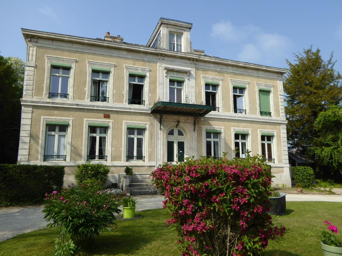 Chateau De Pougy Εξωτερικό φωτογραφία